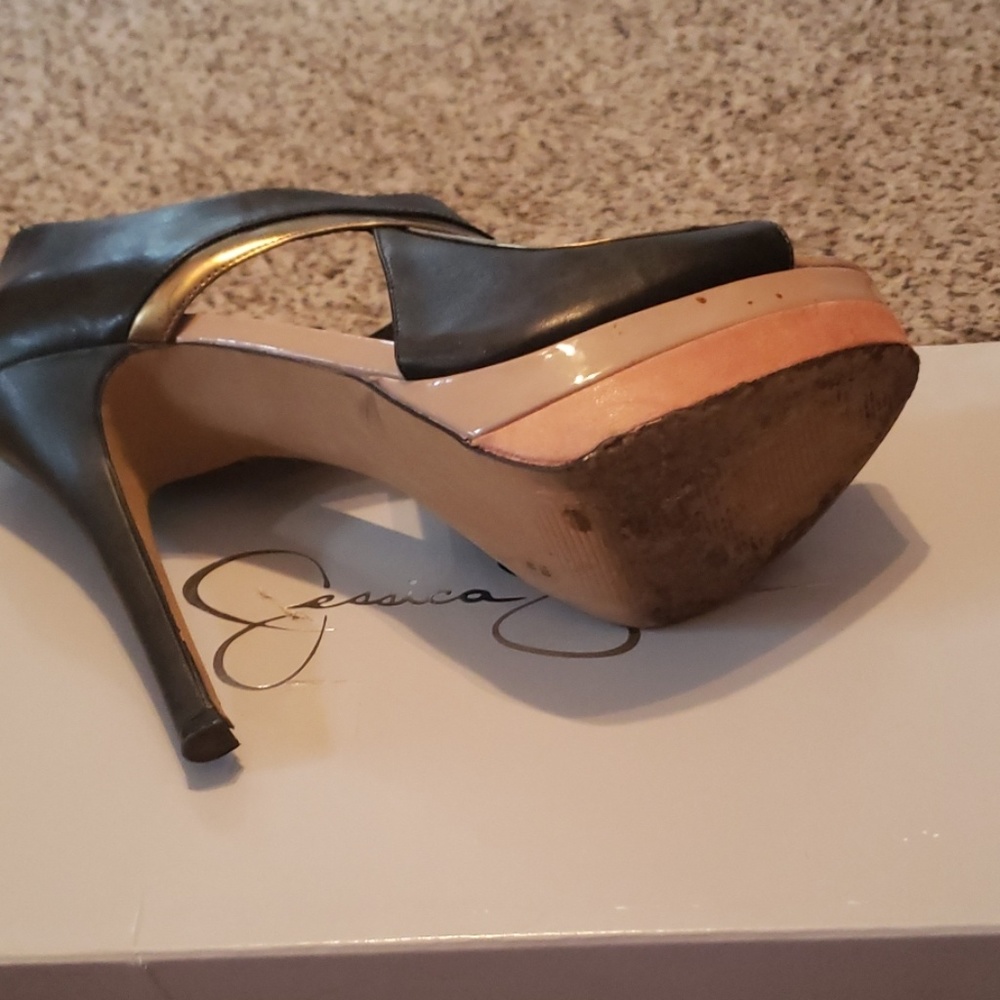 Heels - Picture 2 of 2